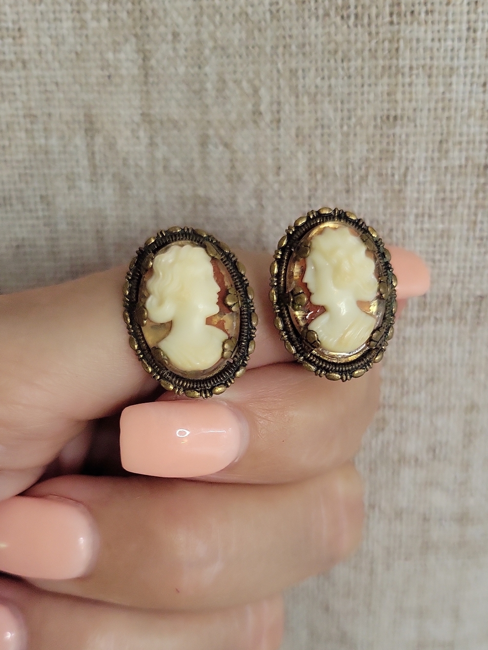 Vintage Cream Cameo Statement Clip-on Earrings - Women Jewelry